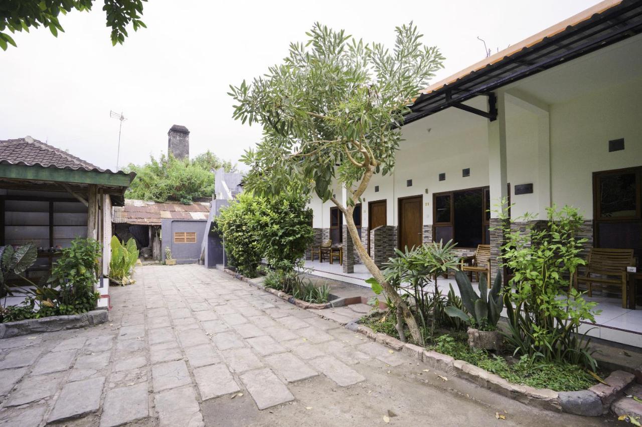 Hotel Tentrem Syariah Probolinggo Exterior photo